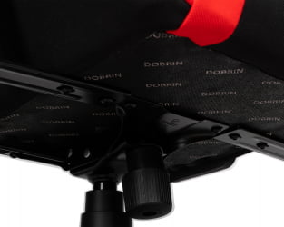 Кресло игровое DOBRIN DALLAS (черно-красный)