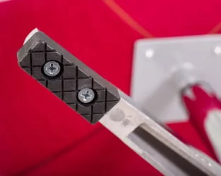 Кресло дизайнерское DOBRIN SWAN (бордо ткань AF5, золотое основание)