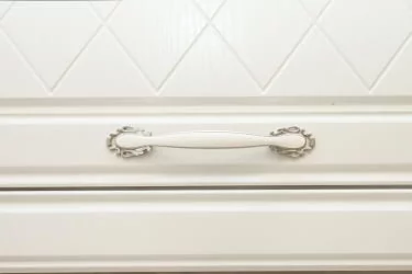 Шкаф кухонный над вытяжкой (с системой плавного закрывания) Тиффани 19.82