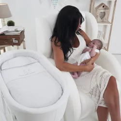 Детское кресло Micuna Wing/Flor white/white искусственная кожа Детское кресло Micuna Wing/Flor white/white искусственная кожа