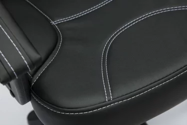 Кресло руководителя Twister черный 36-6