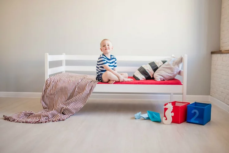 Кровать детская RooRoom VK-1 Белая_5